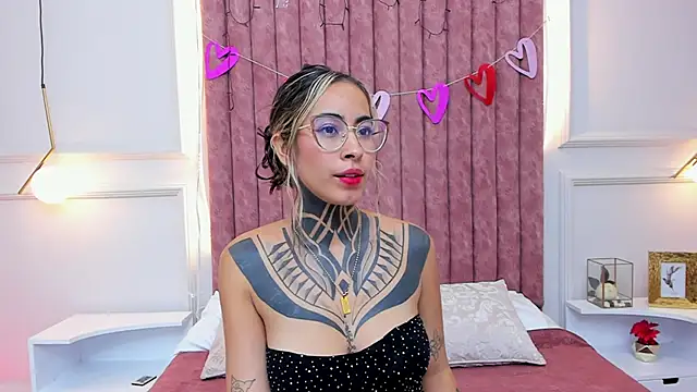 NicoleBlum online show from 02-12-25, 05:48