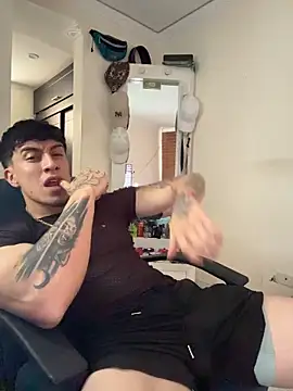 strongboy  online show from 06-09-26, 05:02