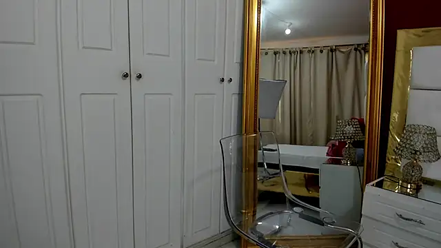 Snapshot of KendalStallyon chatting on 12-14-24, 02:31 KendalStallyon online show from 12-14-24, 02:31