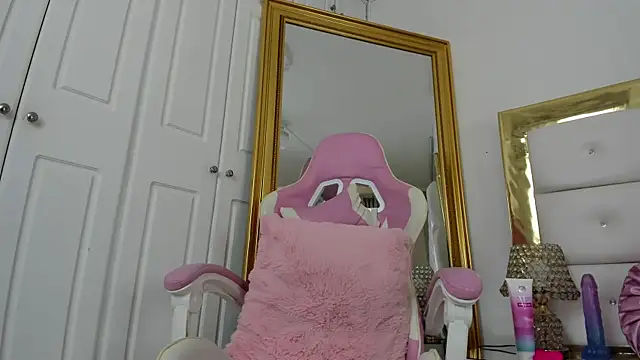 Snapshot of KendalStallyon chatting on 03-05-25, 04:24 KendalStallyon online show from 03-05-25, 04:24