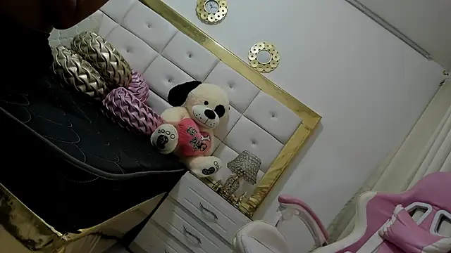 Snapshot of KendalStallyon chatting on 03-12-25, 01:30 KendalStallyon online show from 03-12-25, 01:30