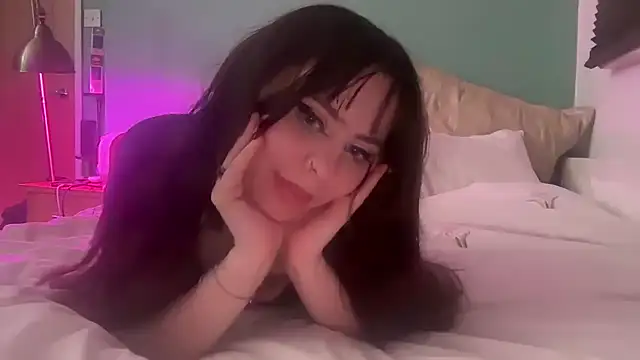 Snapshot of crystalsbaby chatting on 04-13-26, 11:43 crystalsbaby online show from 04-13-26, 11:43