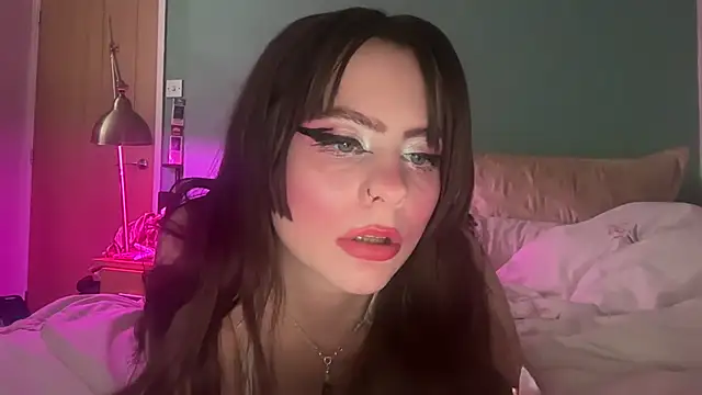 Snapshot of crystalsbaby chatting on 04-16-26, 12:22 crystalsbaby online show from 04-16-26, 12:22
