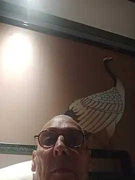 Snapshot of pierre5004 chatting on 02-10-26, 01:15 pierre5004 online show from 02-10-26, 01:15