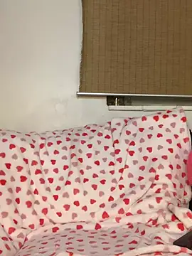 Snapshot of autumnsbedroom chatting on 03-21-26, 12:59 autumnsbedroom online show from 03-21-26, 12:59