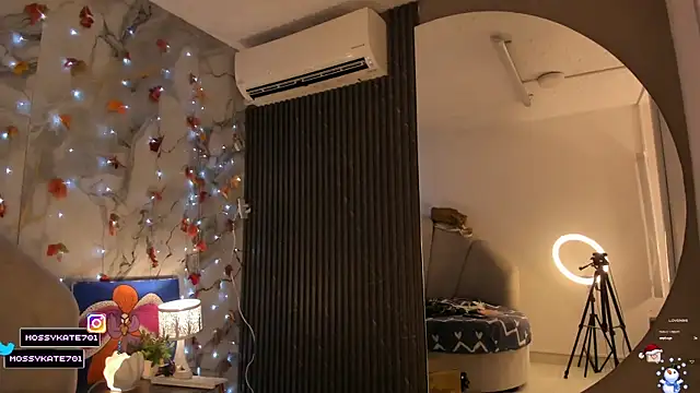 Katemoss70 online show from 12-19-25, 12:23