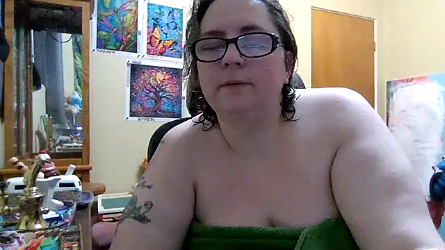Snapshot of newfieocean chatting on 12-13-24, 11:45 newfieocean online show from 12-13-24, 11:45