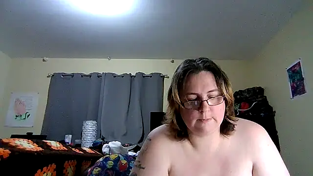 Snapshot of newfieocean chatting on 02-19-25, 01:29 newfieocean online show from 02-19-25, 01:29