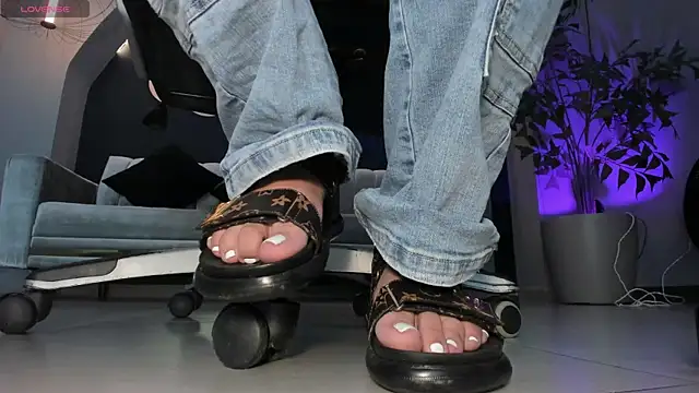 MartinnaBonnet online show from 02-04-25, 10:32