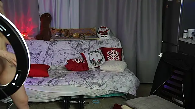 Snapshot of Just_alice chatting on 12-26-24, 11:57 Just alice online show from 12-26-24, 11:57