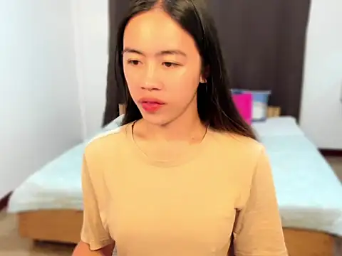 Snapshot of Emma_Jones88 chatting on 09-17-25, 05:25 Emma Jones88 online show from 09-17-25, 05:25