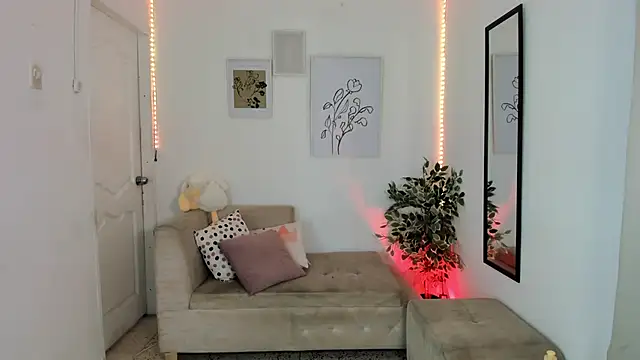 Snapshot of hornyprincess__ chatting on 02-02-25, 06:10 hornyprincess online show from 02-02-25, 06:10