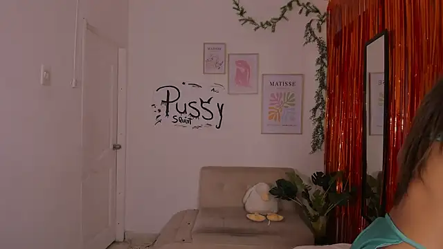 Snapshot of hornyprincess__ chatting on 10-30-25, 06:08 hornyprincess online show from 10-30-25, 06:08