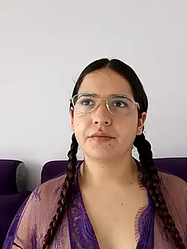 MiaLaurenzz online show from 10-12-25, 05:01