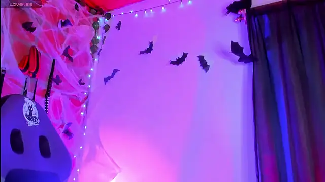 EmmaRusso online show from 11-21-25, 12:32