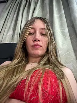 Snapshot of horny__molly_ chatting on 06-12-26, 05:06 horny molly online show from 06-12-26, 05:06