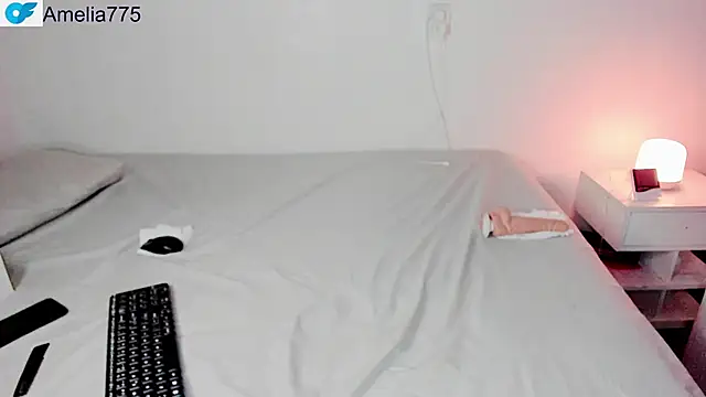 Amelia75 online show from 12-18-25, 02:50