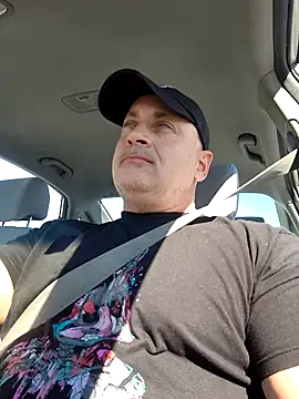 Snapshot of DigiSpankz chatting on 11-03-25, 03:13 DigiSpankz online show from 11-03-25, 03:13