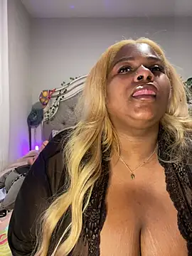 Snapshot of BigFineSelena chatting on 01-02-25, 01:08 BigFineSelena online show from 01-02-25, 01:08