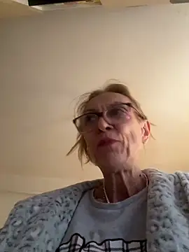 Snapshot of adella13 chatting on 12-17-24, 08:01 adella13 online show from 12-17-24, 08:01