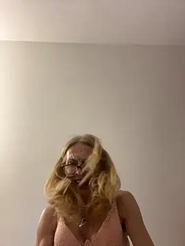 Snapshot of adella13 chatting on 01-19-25, 11:43 adella13 online show from 01-19-25, 11:43