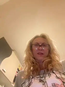 Snapshot of adella13 chatting on 01-21-25, 05:20 adella13 online show from 01-21-25, 05:20