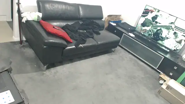 Snapshot of shhhoot73 chatting on 11-22-25, 10:03 shhhoot73 online show from 11-22-25, 10:03