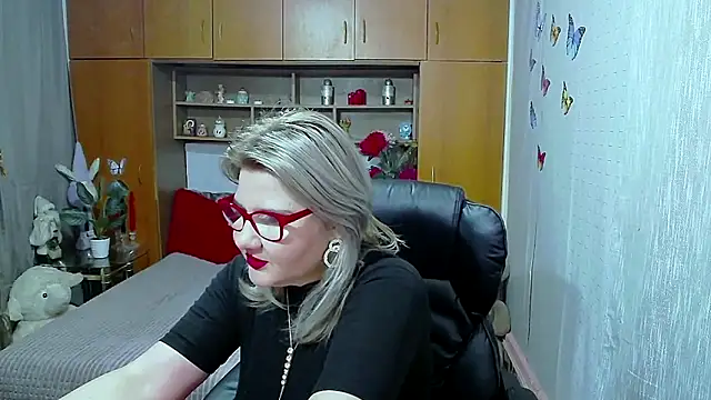 LucilleFenlys online show from 03-24-26, 05:40