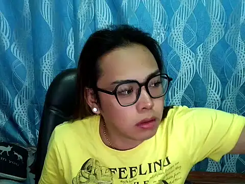 Snapshot of Your_PrettyGirlxxx chatting on 09-13-25, 06:13 Your PrettyGirlxxx online show from 09-13-25, 06:13