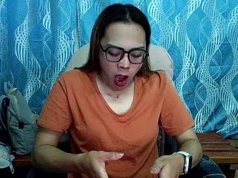 Snapshot of Your_PrettyGirlxxx chatting on 09-19-25, 12:02 Your PrettyGirlxxx online show from 09-19-25, 12:02