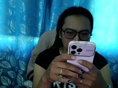 Snapshot of Your_PrettyGirlxxx chatting on 10-19-25, 11:38 Your PrettyGirlxxx online show from 10-19-25, 11:38