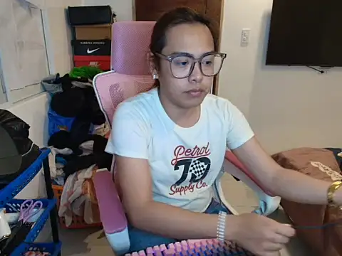 Snapshot of Your_PrettyGirlxxx chatting on 02-19-26, 10:11 Your PrettyGirlxxx online show from 02-19-26, 10:11