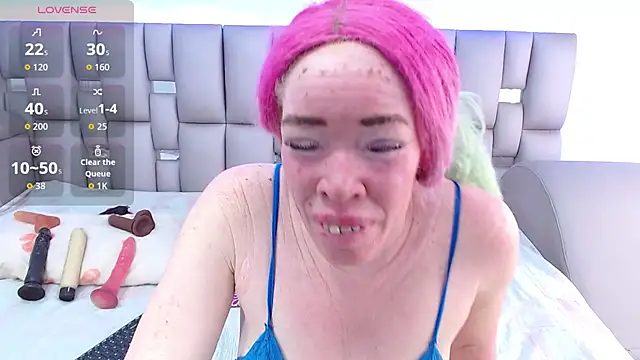 Kittywhiteass online show from 12-13-25, 08:04