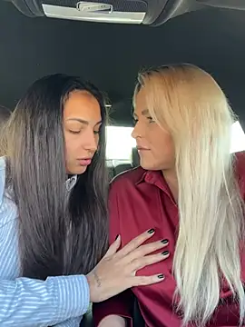 Snapshot of Keep_us_wild chatting on 12-10-24, 03:30 Keep us wild online show from 12-10-24, 03:30