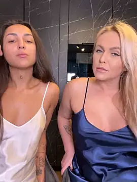 Snapshot of Keep_us_wild chatting on 12-21-24, 03:36 Keep us wild online show from 12-21-24, 03:36