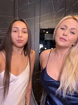 Snapshot of Keep_us_wild chatting on 01-05-25, 04:47 Keep us wild online show from 01-05-25, 04:47