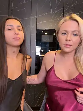 Snapshot of Keep_us_wild chatting on 01-06-25, 04:47 Keep us wild online show from 01-06-25, 04:47