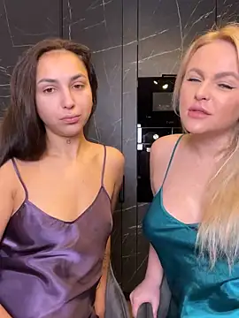 Snapshot of Keep_us_wild chatting on 02-10-25, 11:34 Keep us wild online show from 02-10-25, 11:34