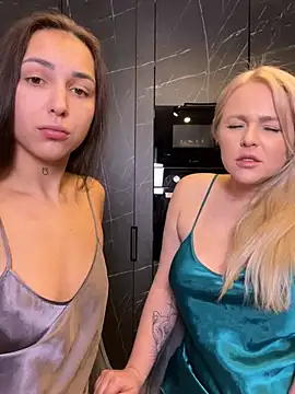 Snapshot of Keep_us_wild chatting on 02-21-25, 06:18 Keep us wild online show from 02-21-25, 06:18