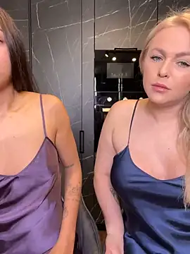 Snapshot of Keep_us_wild chatting on 02-21-25, 10:48 Keep us wild online show from 02-21-25, 10:48