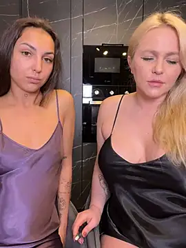 Snapshot of Keep_us_wild chatting on 03-21-25, 04:28 Keep us wild online show from 03-21-25, 04:28