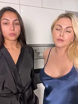 Snapshot of Keep_us_wild chatting on 10-03-25, 04:31 Keep us wild online show from 10-03-25, 04:31