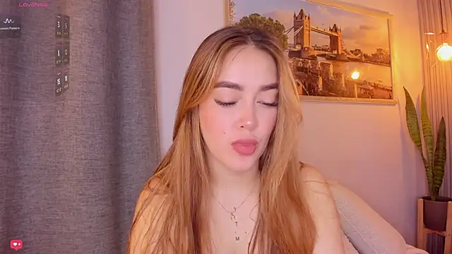 Snapshot of Assh_lee_ chatting on 01-22-25, 12:38 Assh lee online show from 01-22-25, 12:38