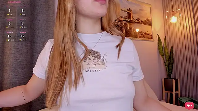 Snapshot of Assh_lee_ chatting on 03-10-25, 12:37 Assh lee online show from 03-10-25, 12:37