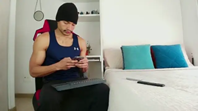 Robyn Miller online show from 11-04-25, 07:24