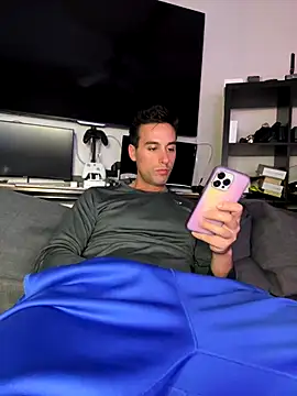 DominicFerriera online show from 12-17-25, 04:18