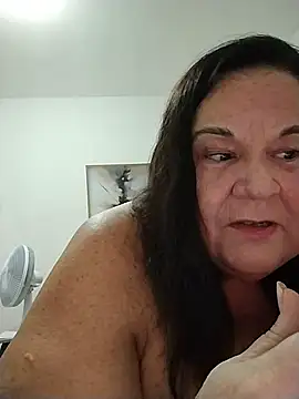 Snapshot of Yaya_Mineira chatting on 02-06-26, 01:10 Yaya Mineira online show from 02-06-26, 01:10