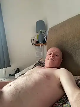 Snapshot of locallad88 chatting on 10-11-25, 08:24 locallad88 online show from 10-11-25, 08:24