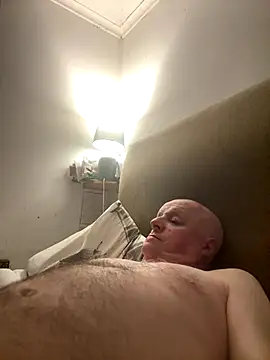 Snapshot of locallad88 chatting on 10-28-25, 10:34 locallad88 online show from 10-28-25, 10:34