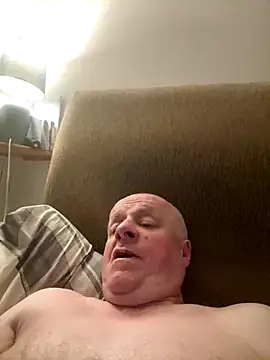 Snapshot of locallad88 chatting on 11-04-25, 11:26 locallad88 online show from 11-04-25, 11:26